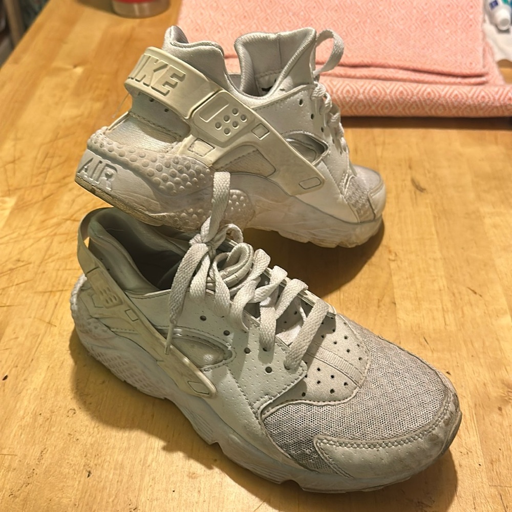 Nike Huaraches Mens 6 / Women's 7.5